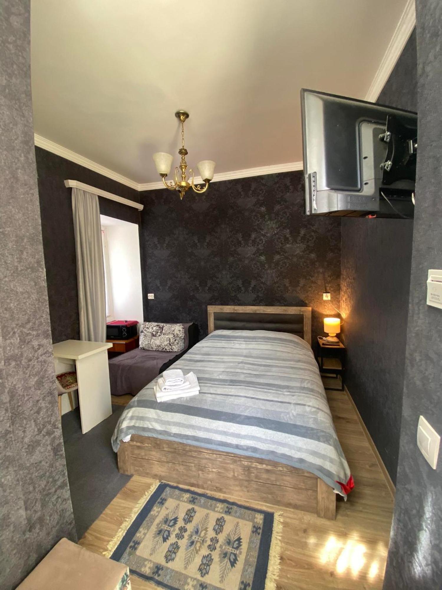 Family Apartment In Avlabari Tbilisi Ngoại thất bức ảnh