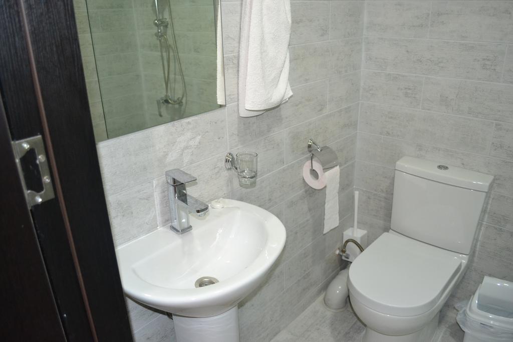 Family Apartment In Avlabari Tbilisi Ngoại thất bức ảnh