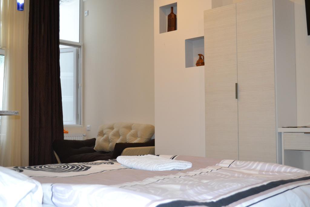 Family Apartment In Avlabari Tbilisi Ngoại thất bức ảnh