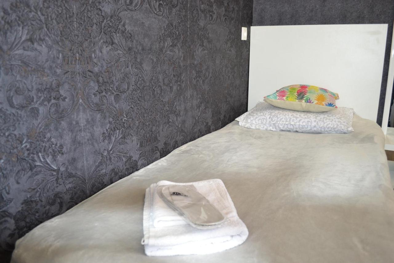 Family Apartment In Avlabari Tbilisi Ngoại thất bức ảnh
