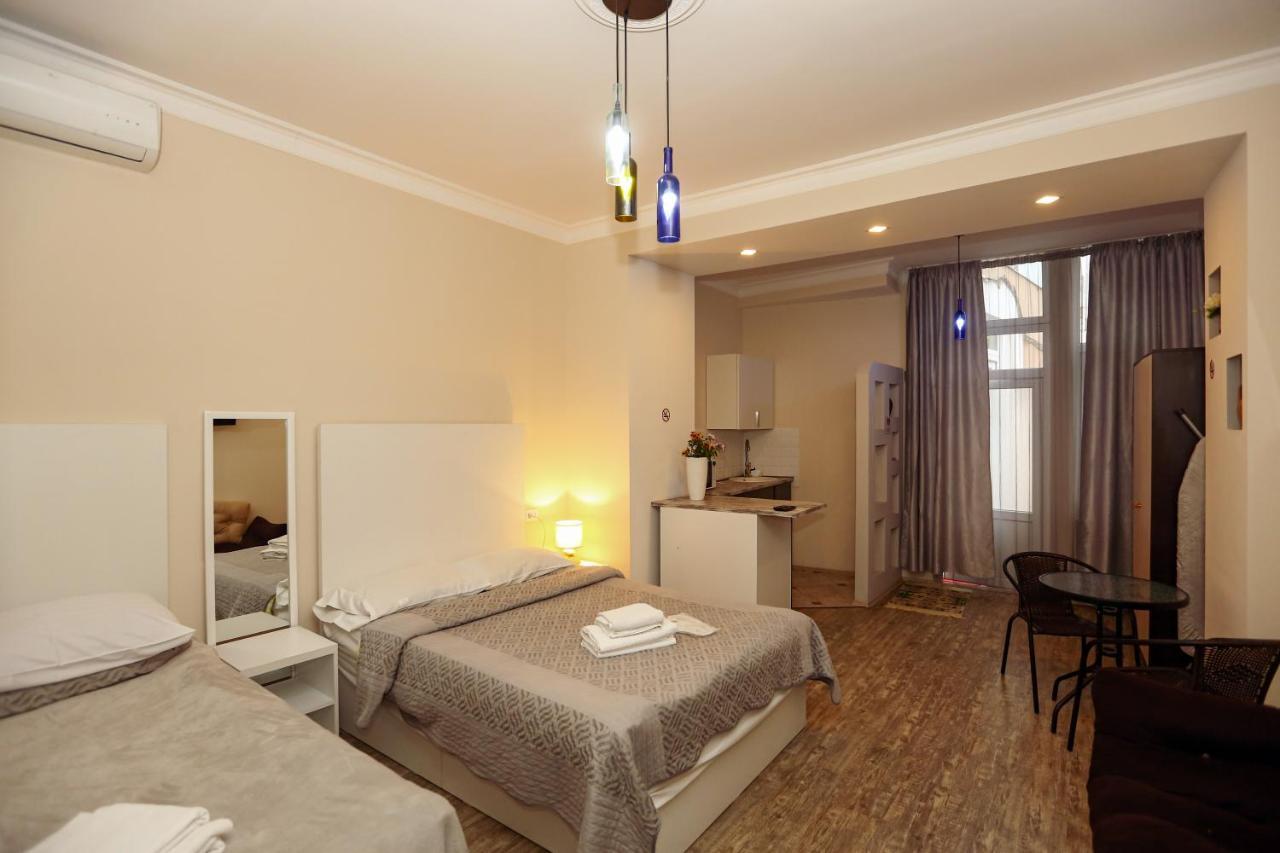 Family Apartment In Avlabari Tbilisi Ngoại thất bức ảnh