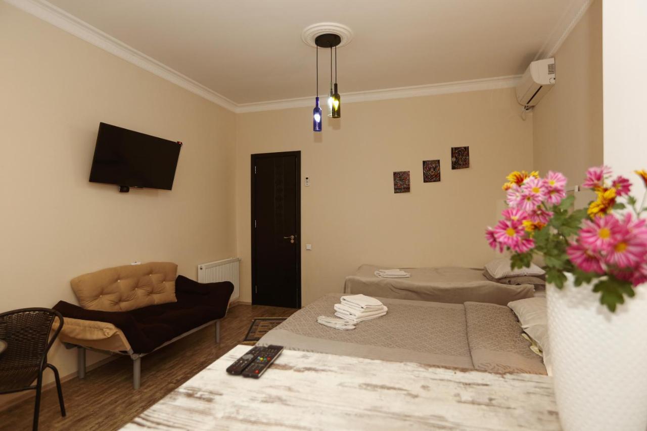 Family Apartment In Avlabari Tbilisi Ngoại thất bức ảnh